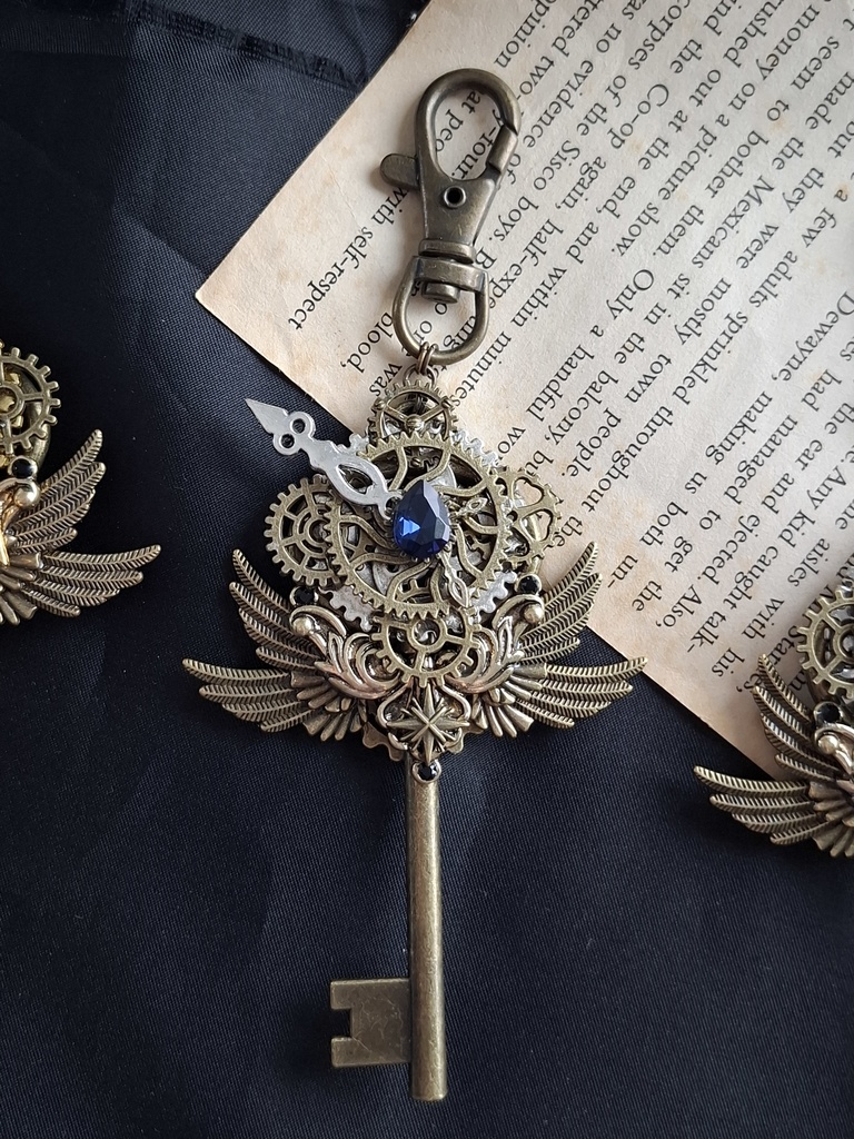 時守の証(スチームパンクな鍵キーホルダー)