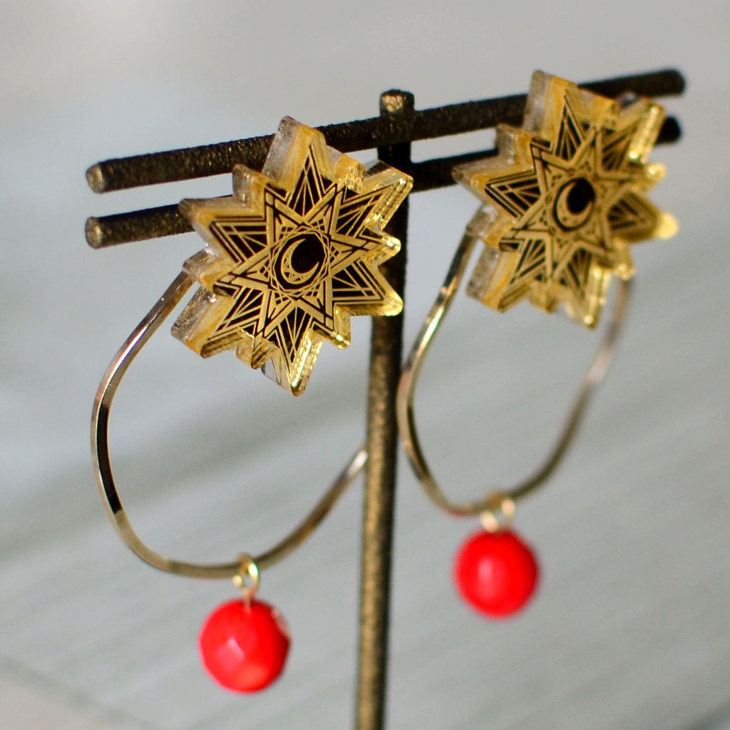 太陽と月のピアス