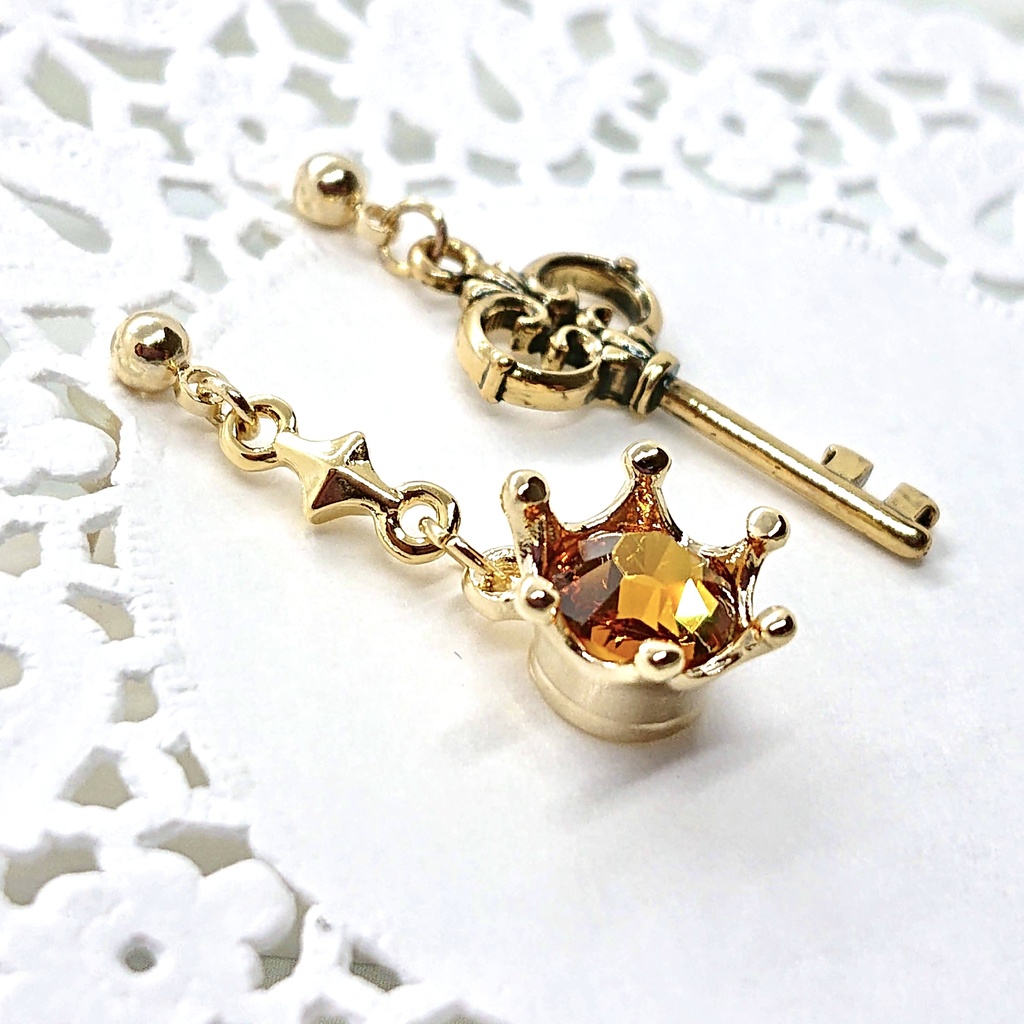 サバナクロー寮イメージ 魔法石とマジカルキー風のピアス/イヤリング