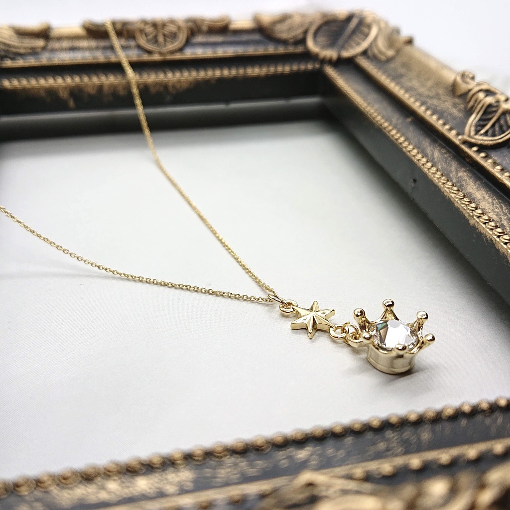 オクタヴィネル寮イメージ 王冠と魔法石風のネックレス