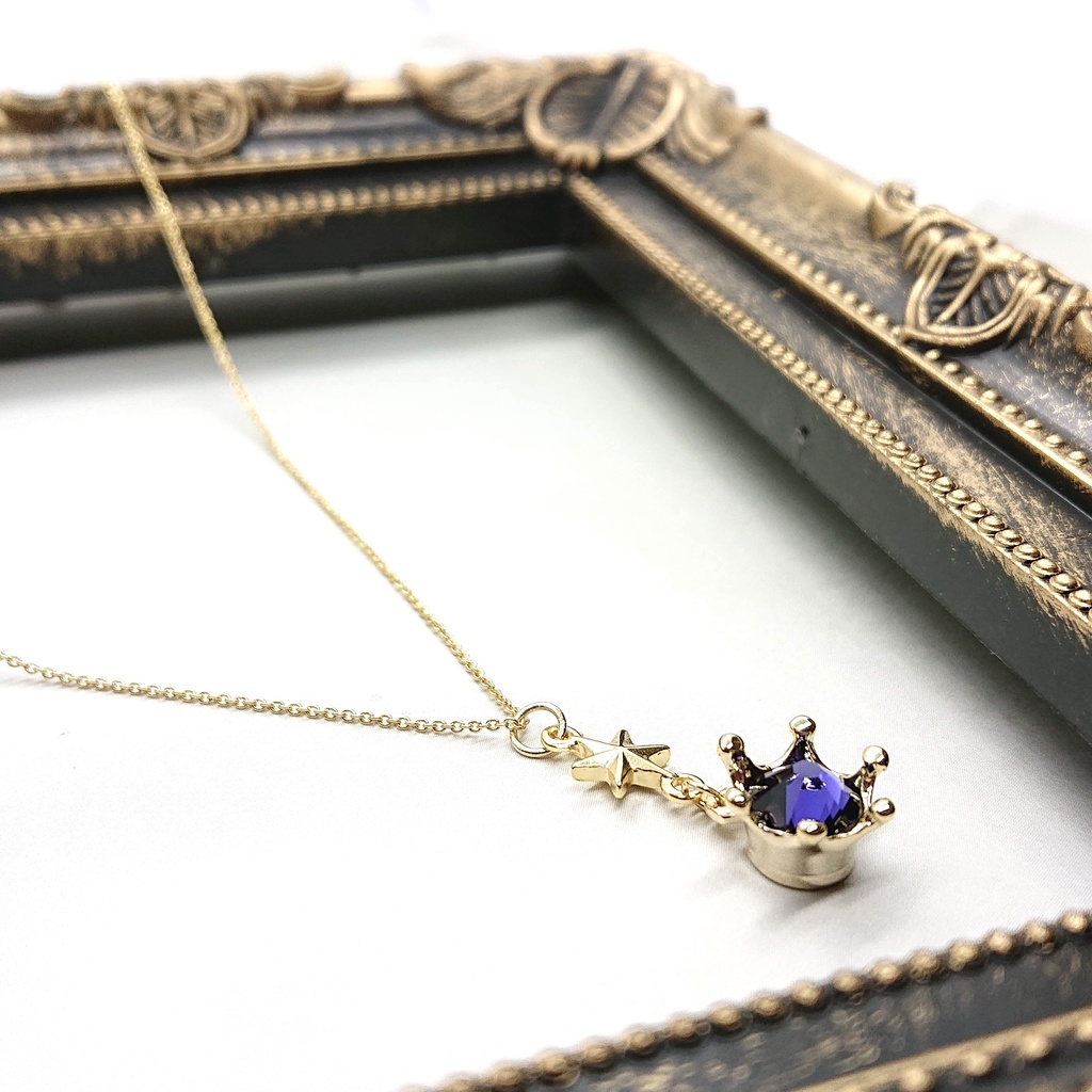 ポムフィオーレ寮イメージ 王冠と魔法石風のネックレス