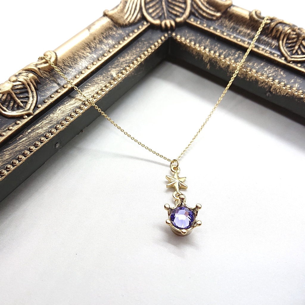 オンボロ寮イメージ 王冠と魔法石風のネックレス