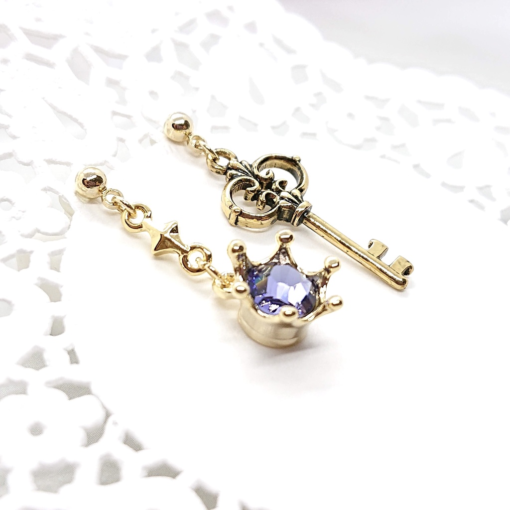 オンボロ寮イメージ 魔法石とマジカルキー風のピアス/イヤリング