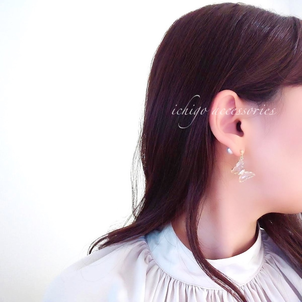 パールバタフライピアス