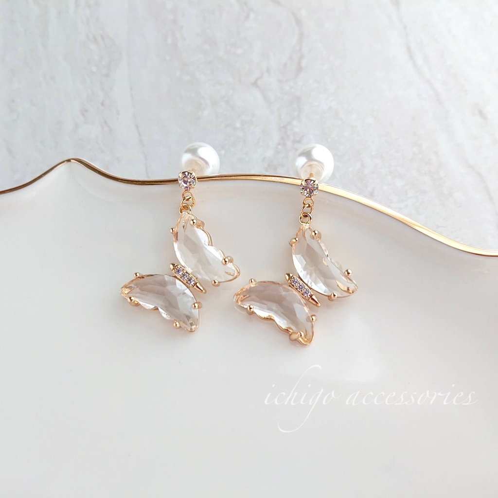 パールバタフライピアス