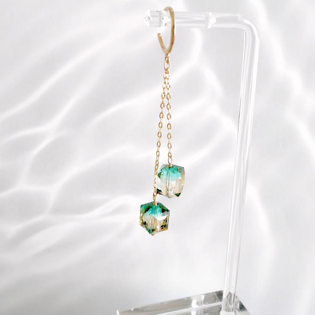 リーチ兄弟イメージ グラデーションビーズのイヤーカフ