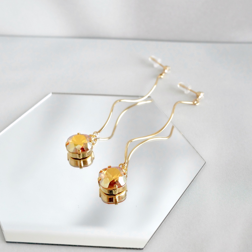 レオナ&ラギーイメージ ビジューロングピアス