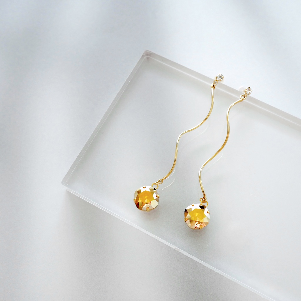 レオナ&ラギーイメージ ビジューロングピアス