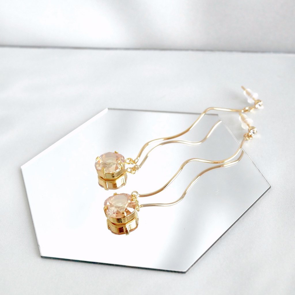 レオナ&ラギーイメージ ビジューロングピアス