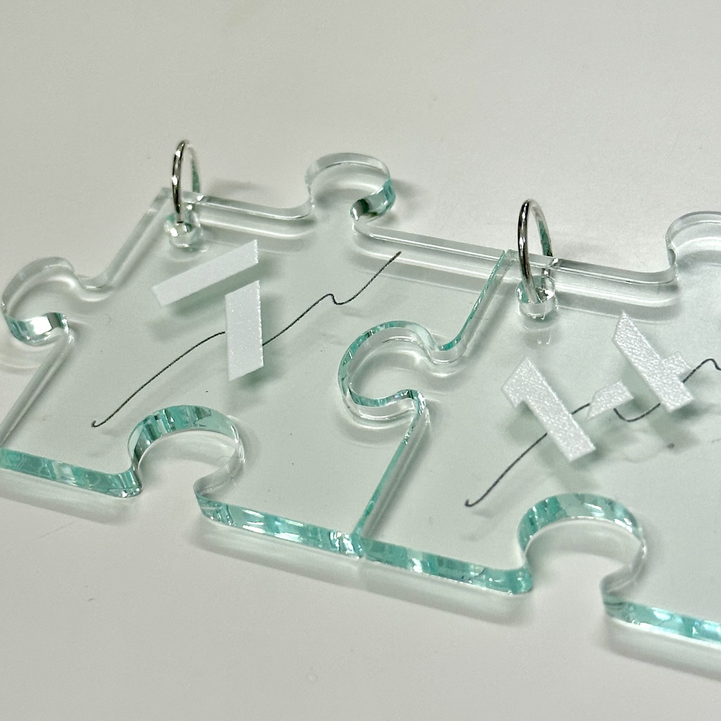 アクリルキーホルダー