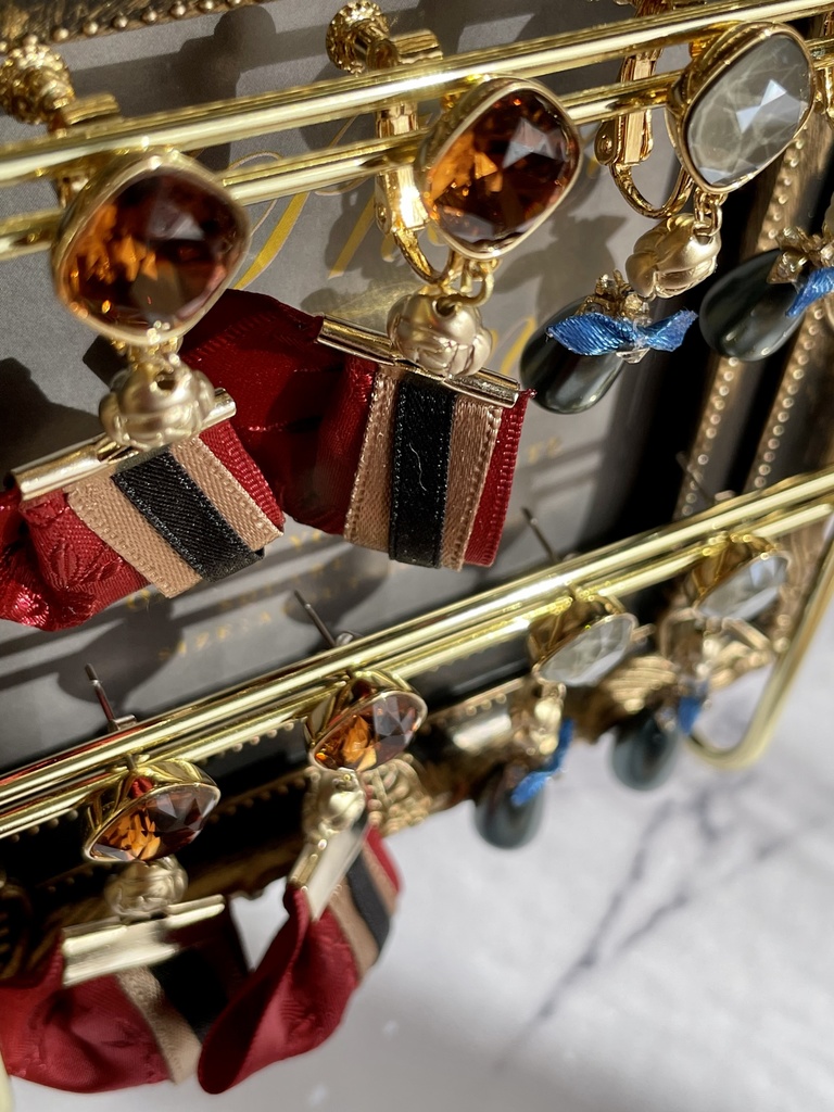 ゴールデンローズ劇場ピアス&イヤリング