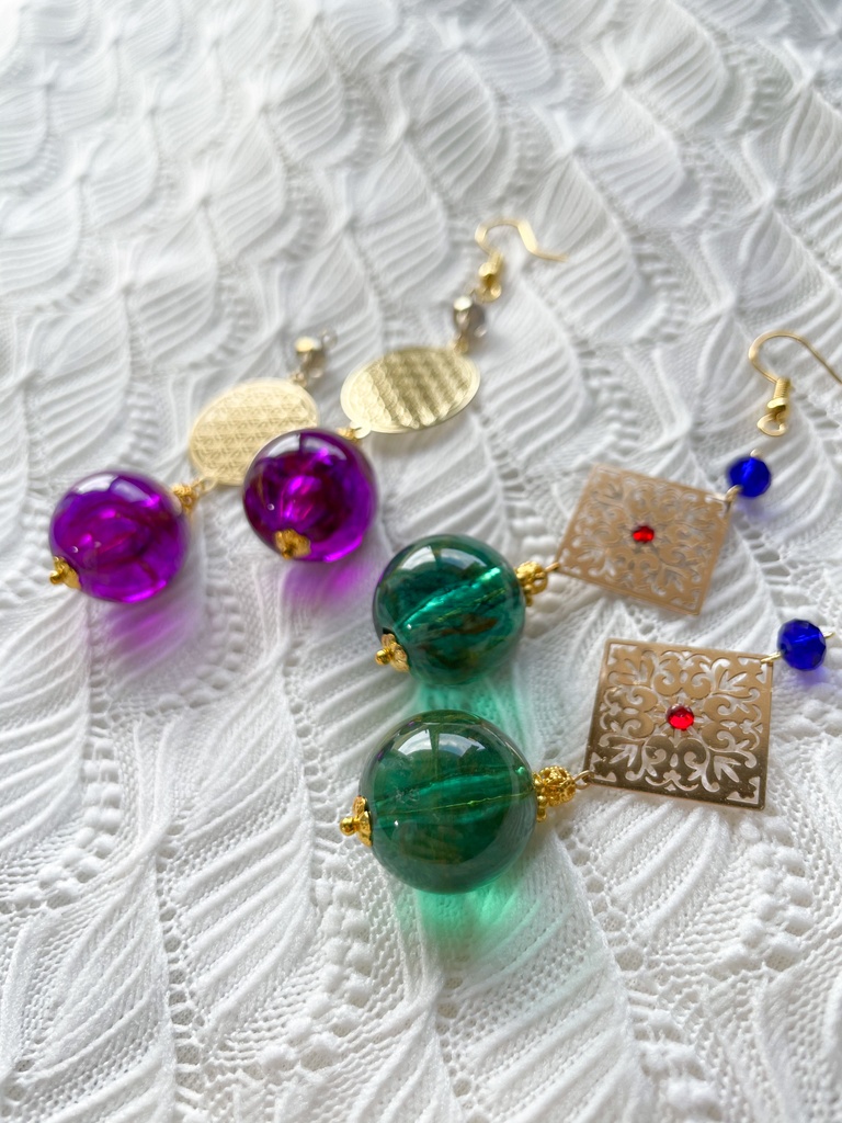 📚🎲イメージ大玉アクリルピアス