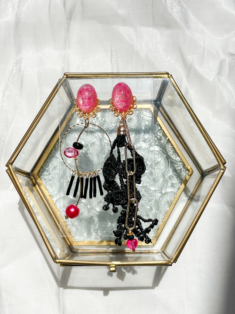 中央区 Femme Fataleピアス