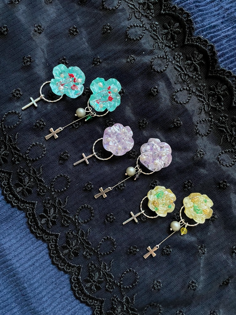 麻天狼🐺イメージ　フラワーピアス