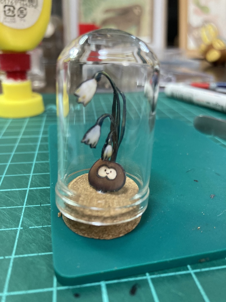 タネボウとスズランのガラスドーム