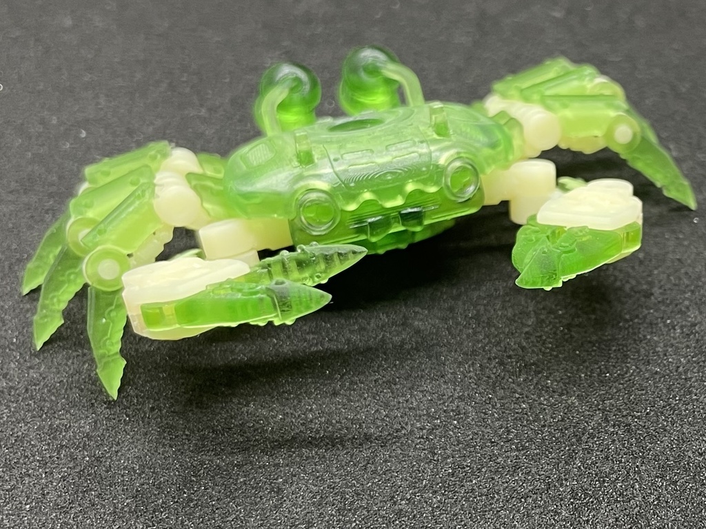 カニ型メカ（装甲：緑　フレーム：アイボリー）