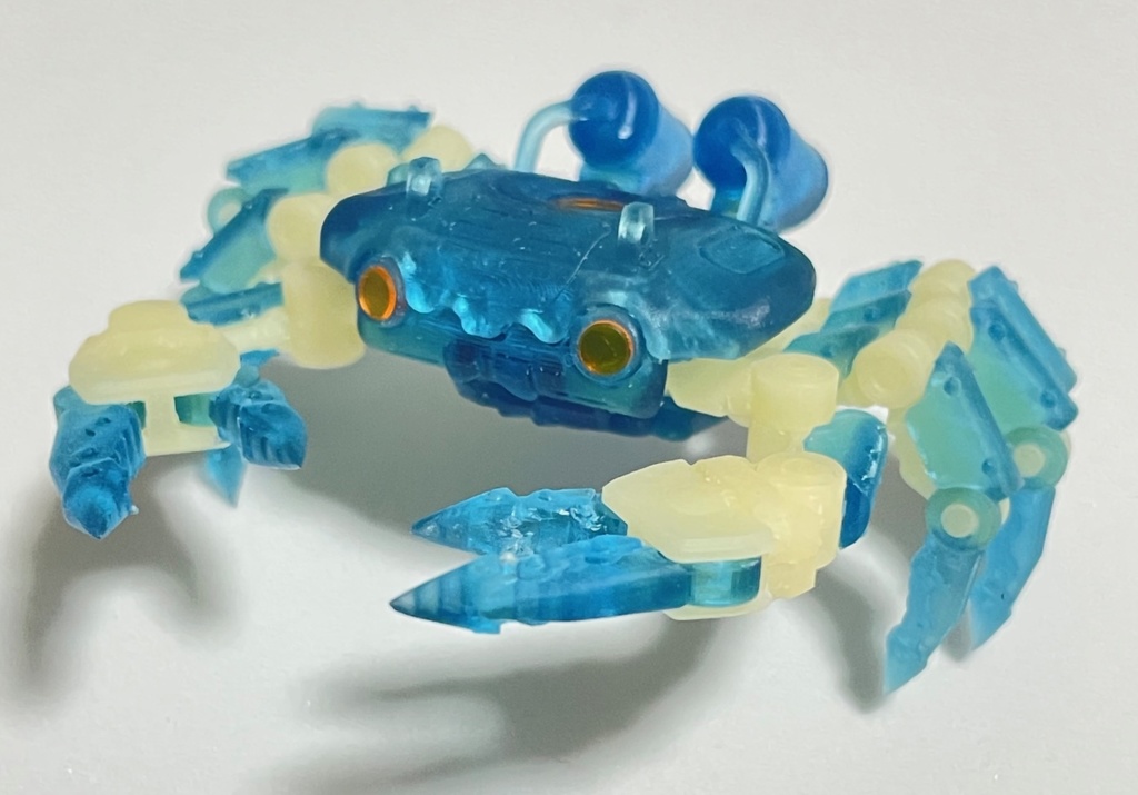 カニ型メカ（装甲：青　フレーム：アイボリー）