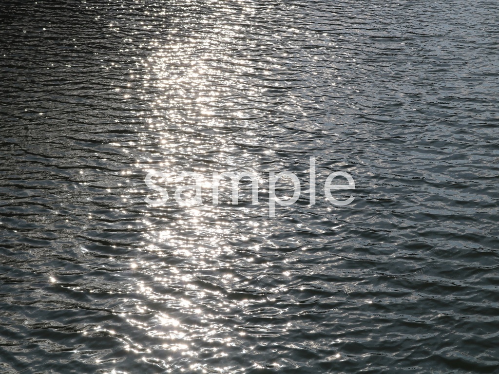 写真素材『煌めく水面2』