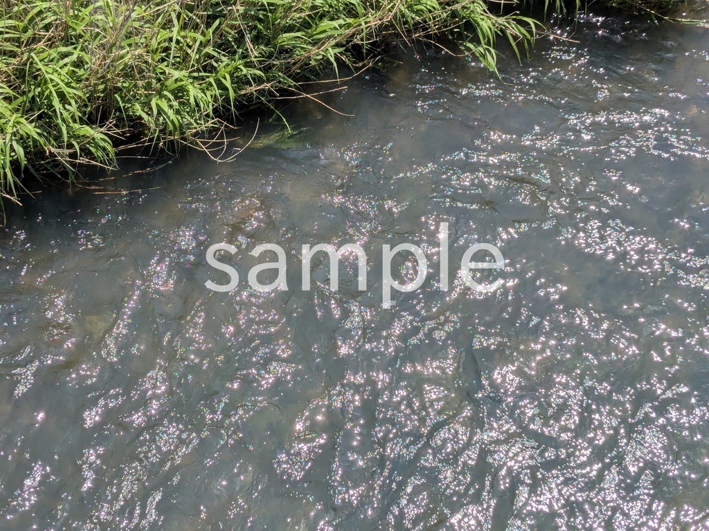 写真素材『川の水面』