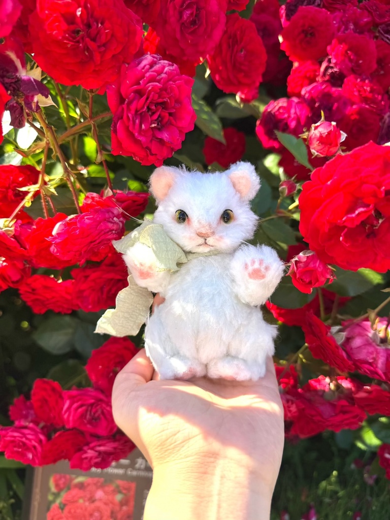 【受注制作】ホワイトライオンの赤ちゃんぬいぐるみ「ゆきだるま」｜5ジョイント・しっぽで支えて自立