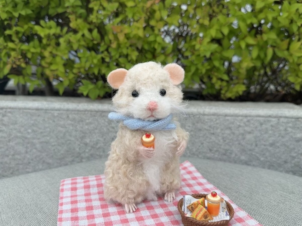 【受注制作】ふわふわキンクマハムスターぬいぐるみ「こむぎ」|手縫い・ピクニックセット付き