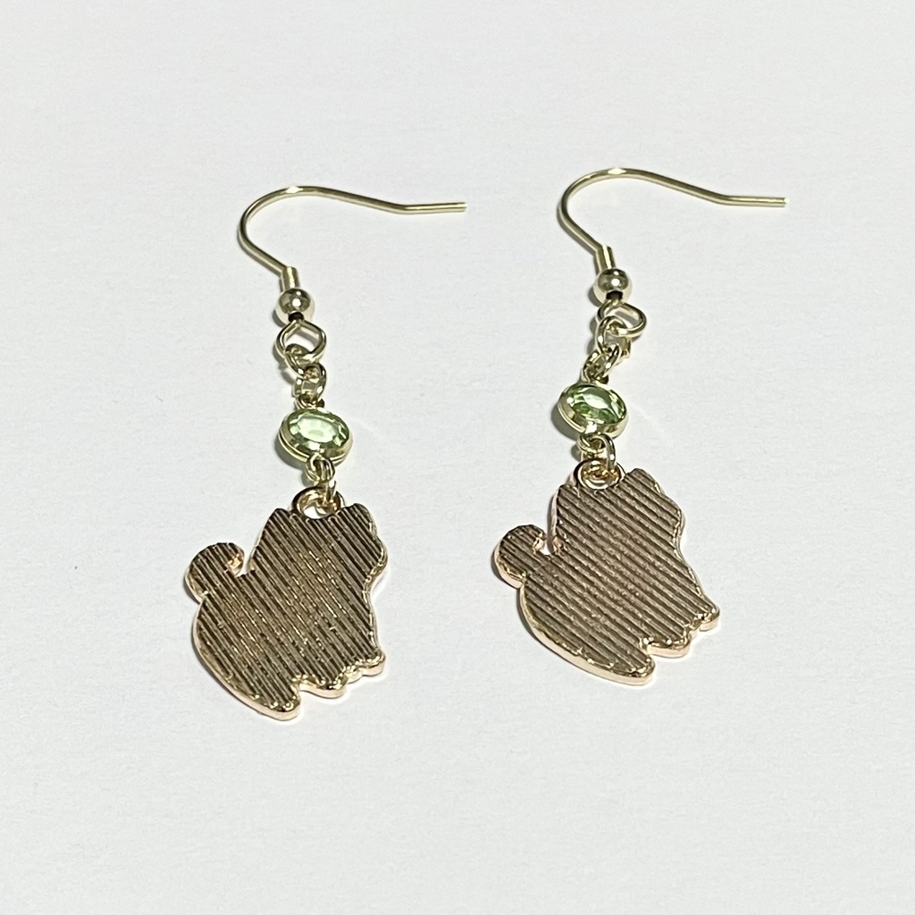 振りむきにゃんこのピアス