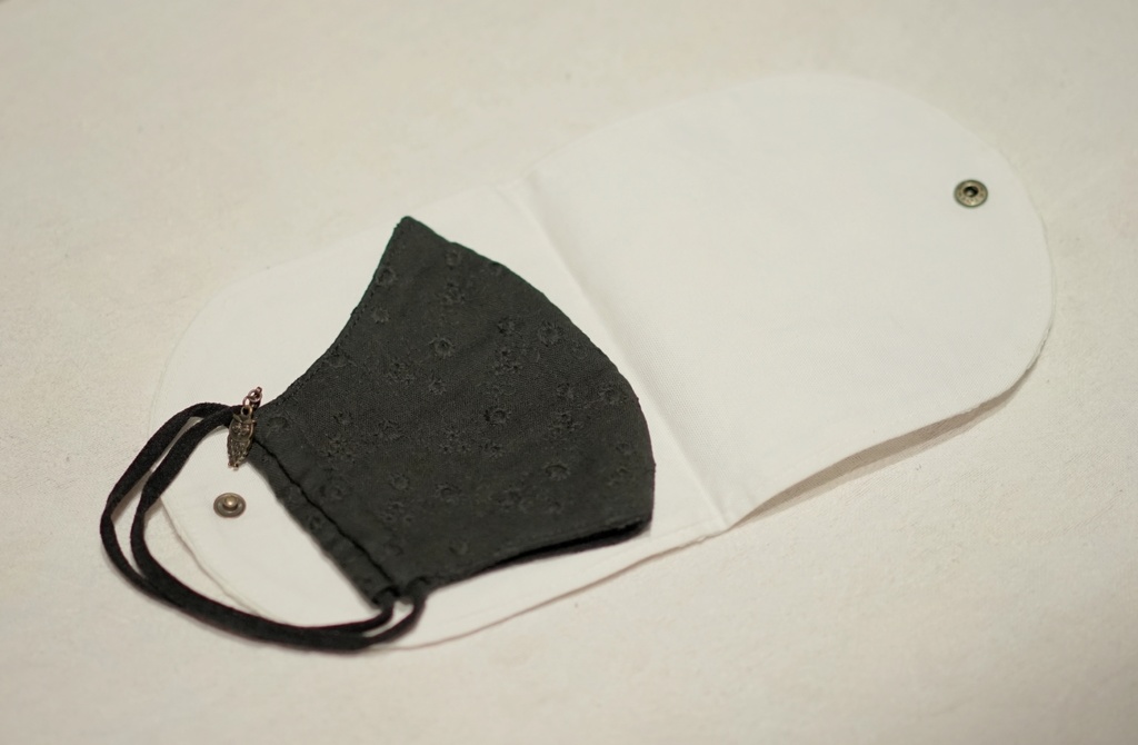 【oniwaコラボ】レース生地のマスクケース