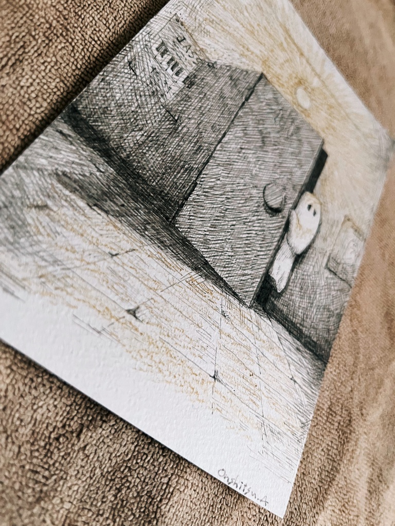 喫茶店のお手洗いから出る時、人間を怖がらせないよう慎重に出てくるおばけ