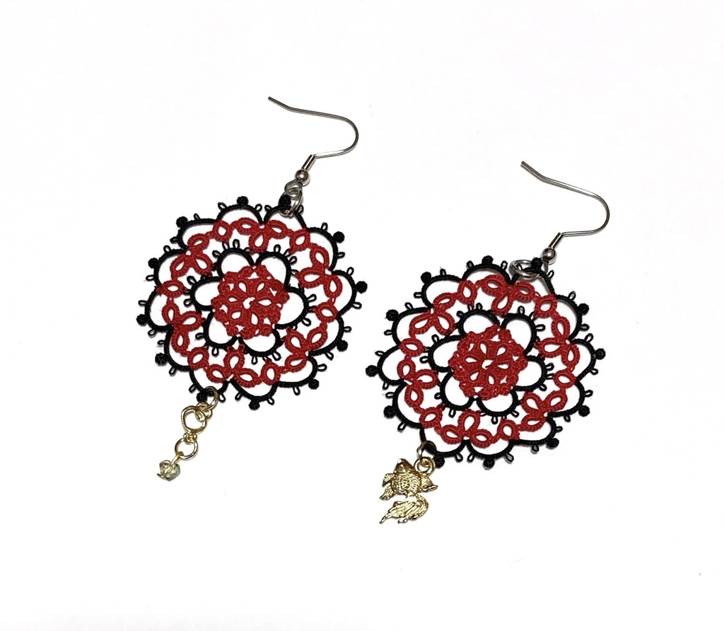 【ハンドメイド】タティングピアス(黒×赤) 1点限定