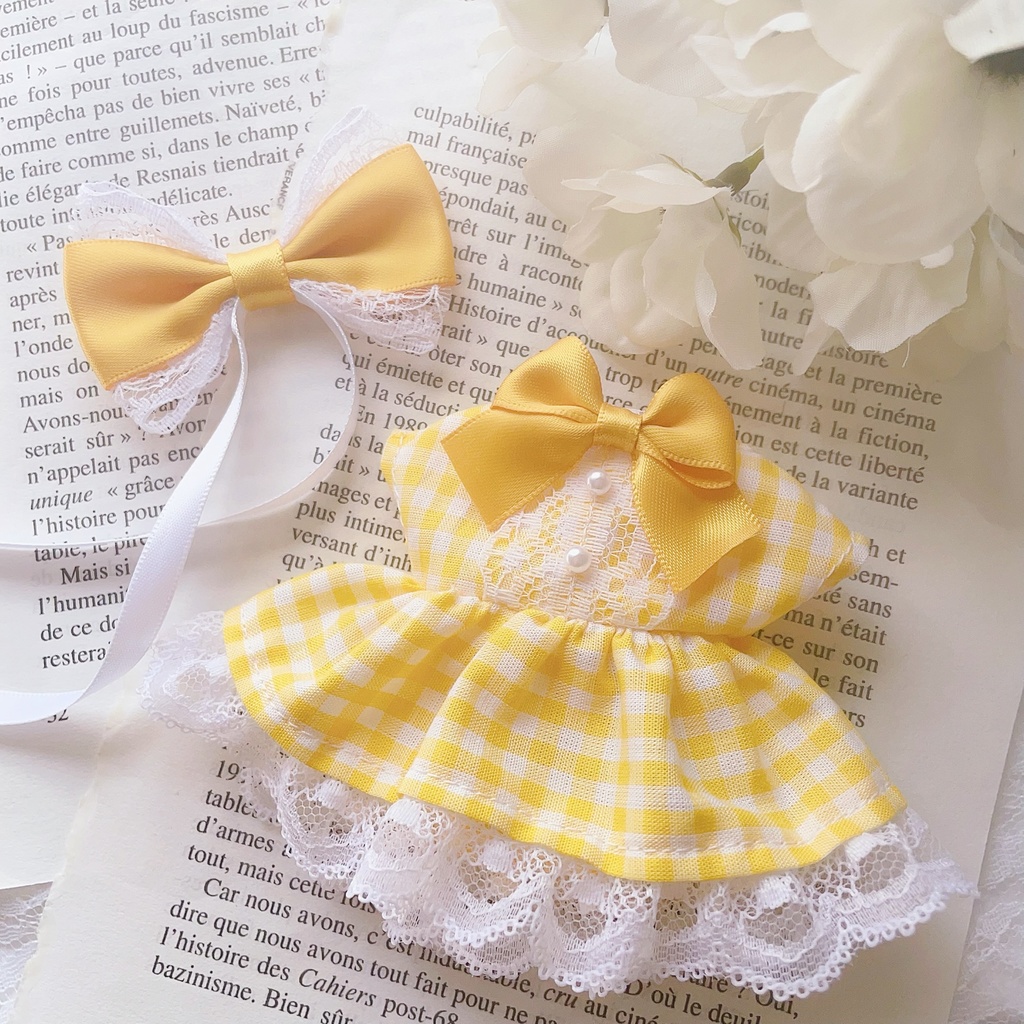 ギンガムチェックのワンピースとリボンのセット