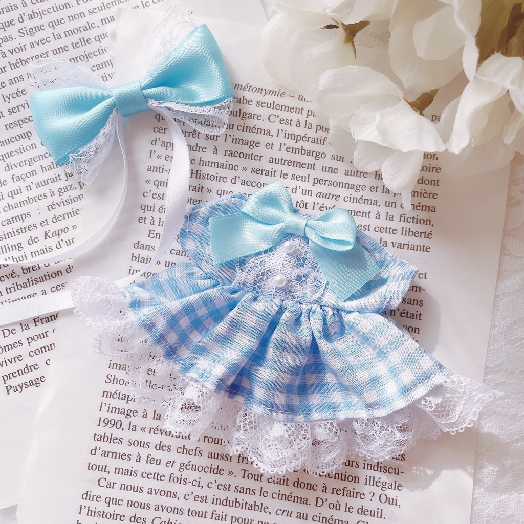 ギンガムチェックのワンピースとリボンのセット