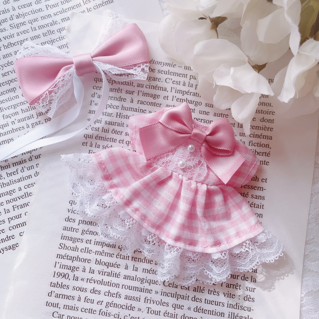 ギンガムチェックのワンピースとリボンのセット