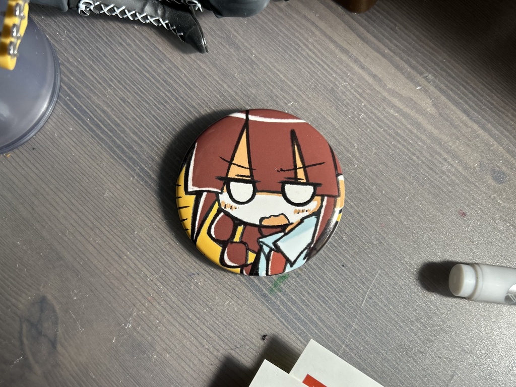 無℃擬態缶バッジ