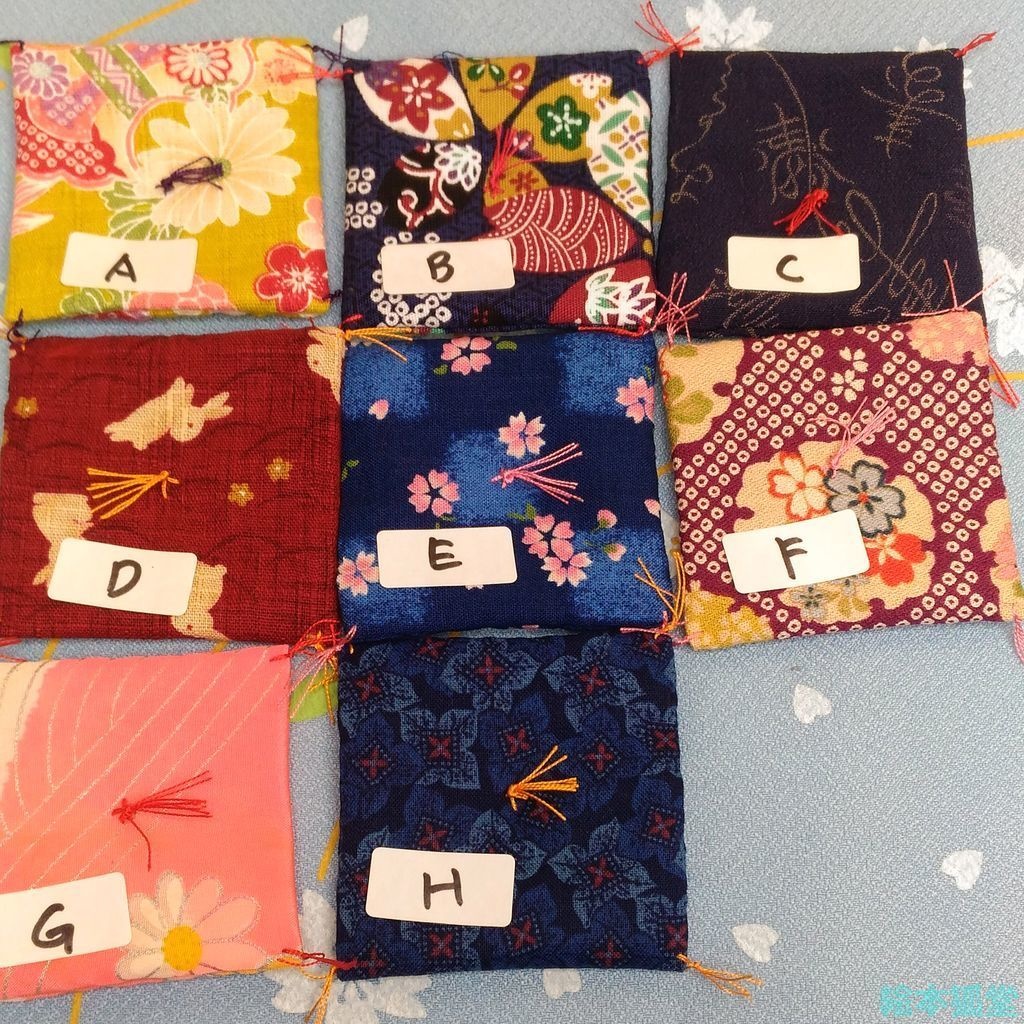 6cmミニ座布団とミニクッション