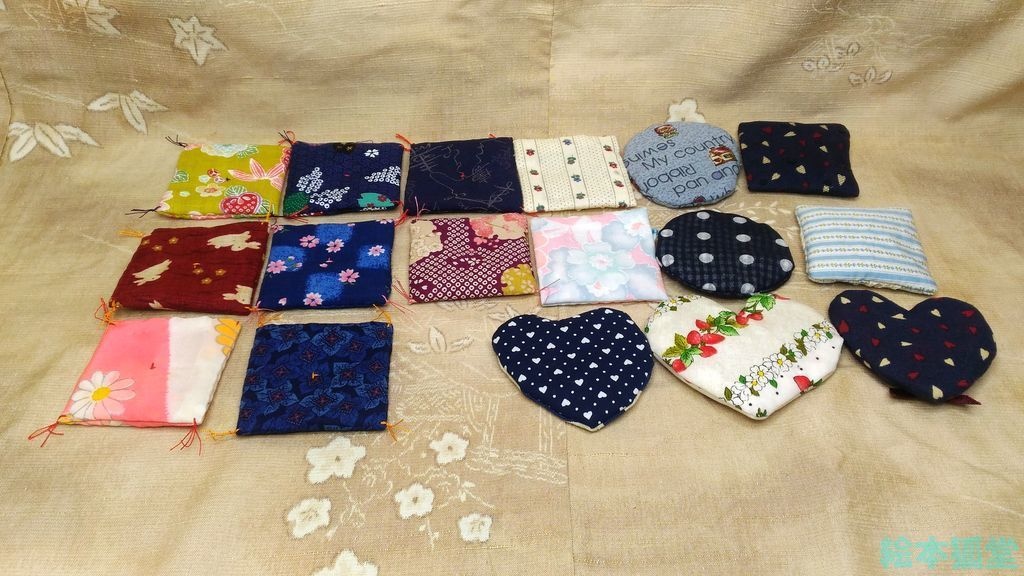 6cmミニ座布団とミニクッション