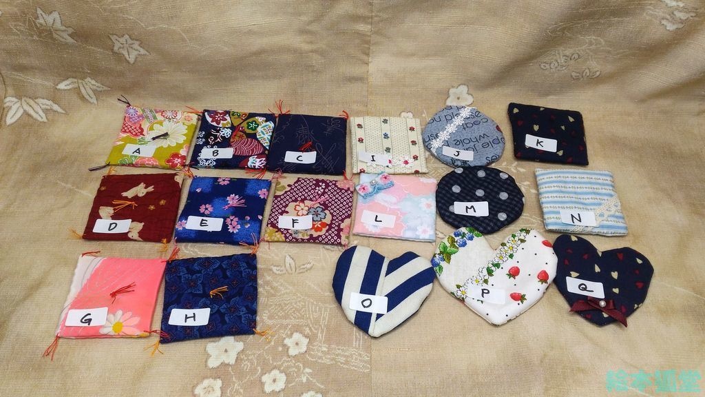 6cmミニ座布団とミニクッション