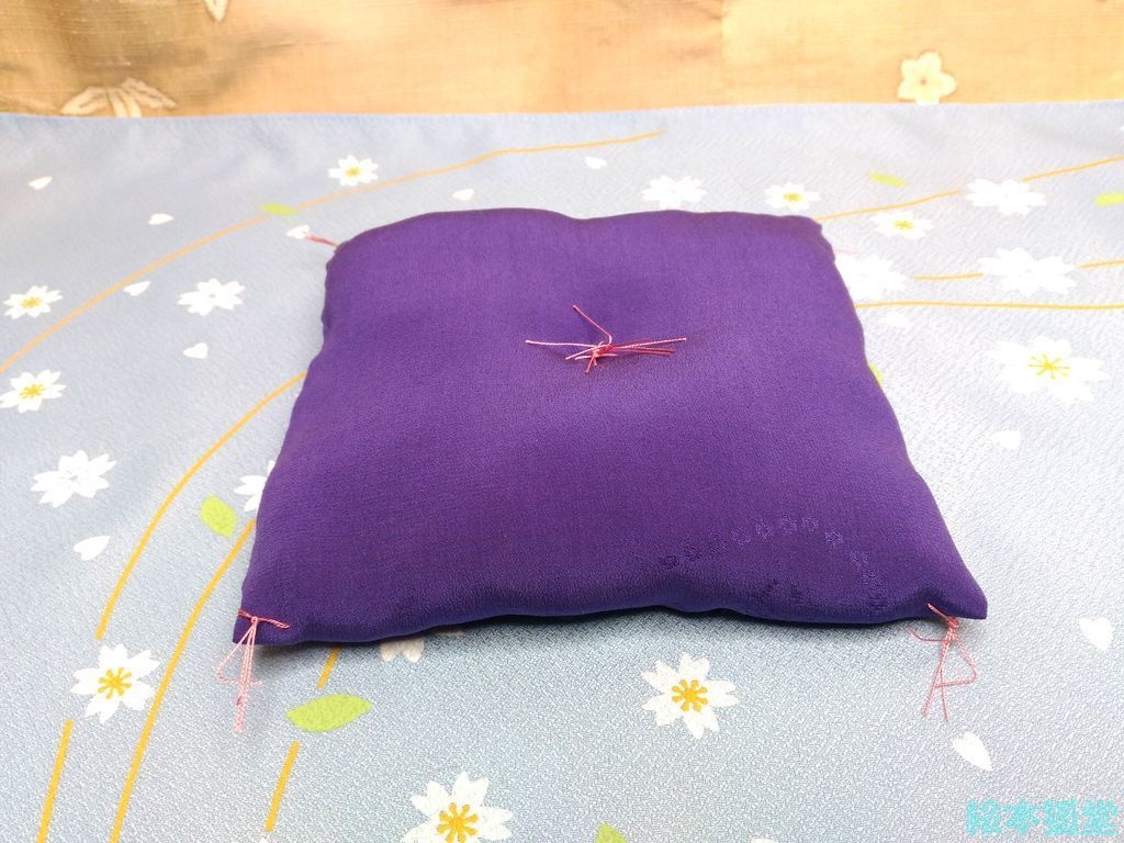 14cmミニ座布団とミニクッション