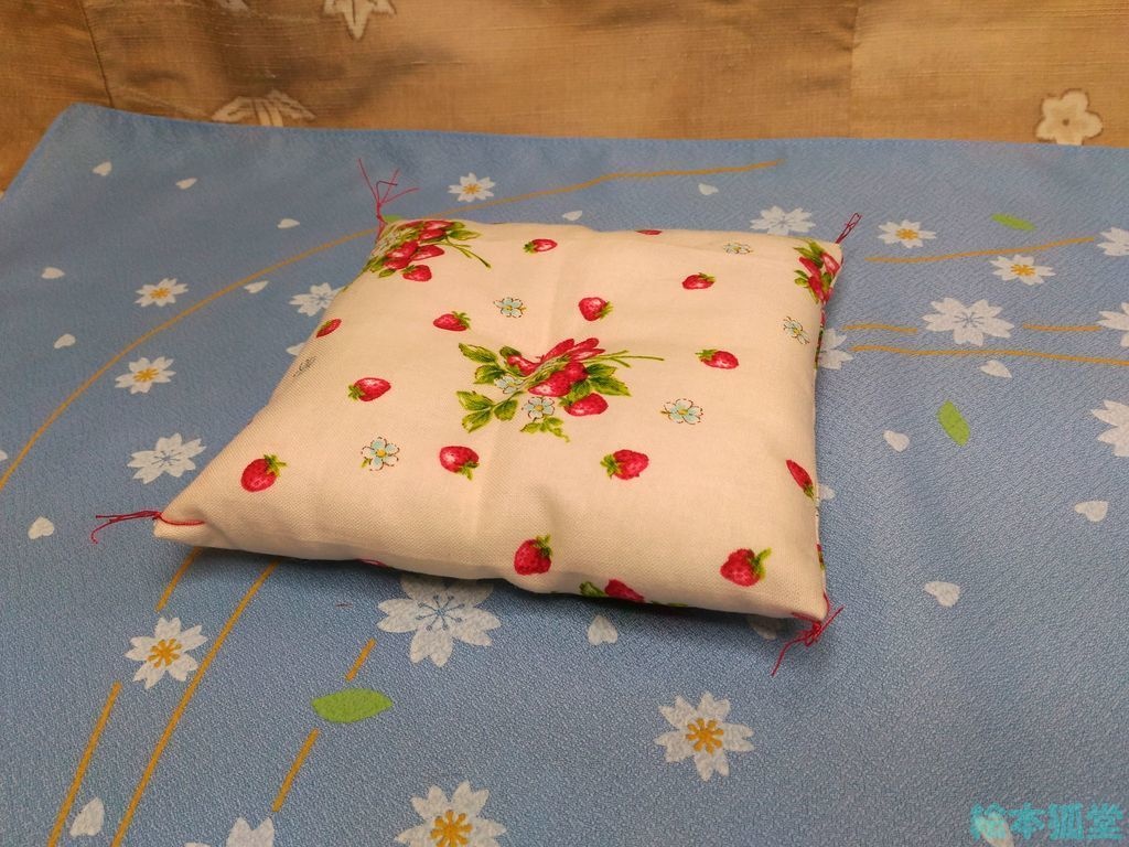 14cmミニ座布団とミニクッション
