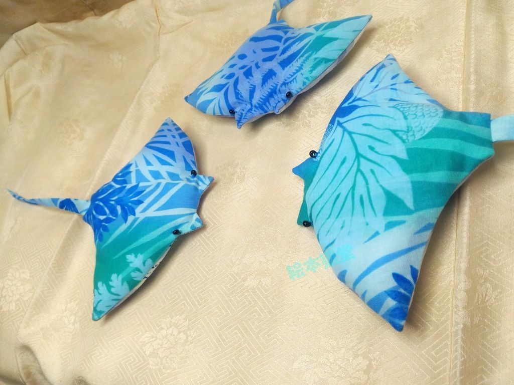 16cmマンタクッション