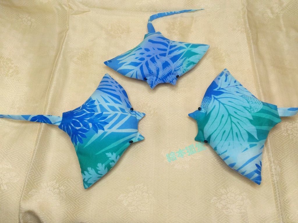 16cmマンタクッション