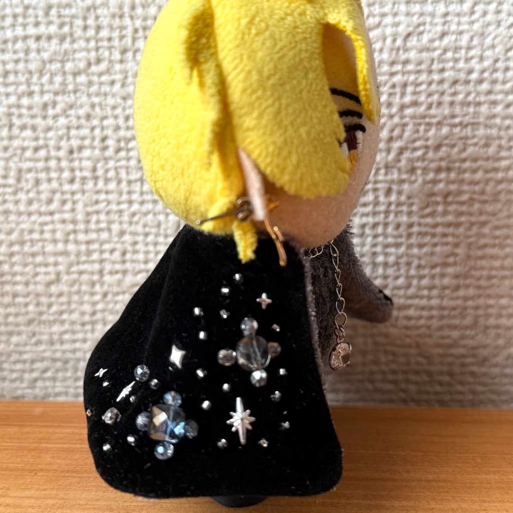 【フクヤ・10㎝ぬいサイズ】シルバービーズ刺繍ケープ