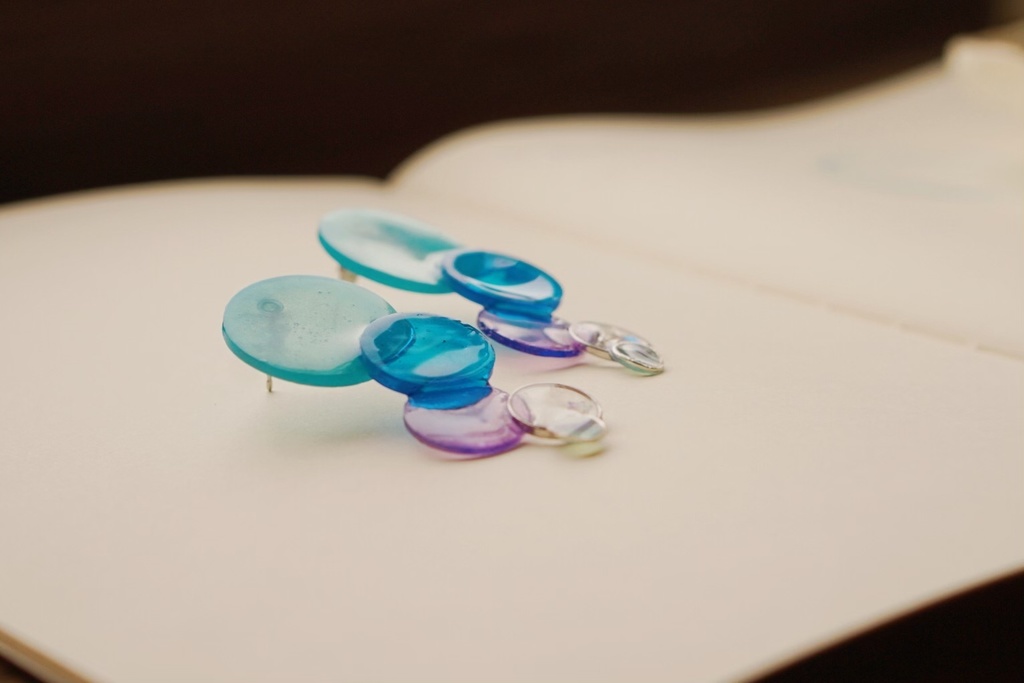 泡のイリュージョンピアス