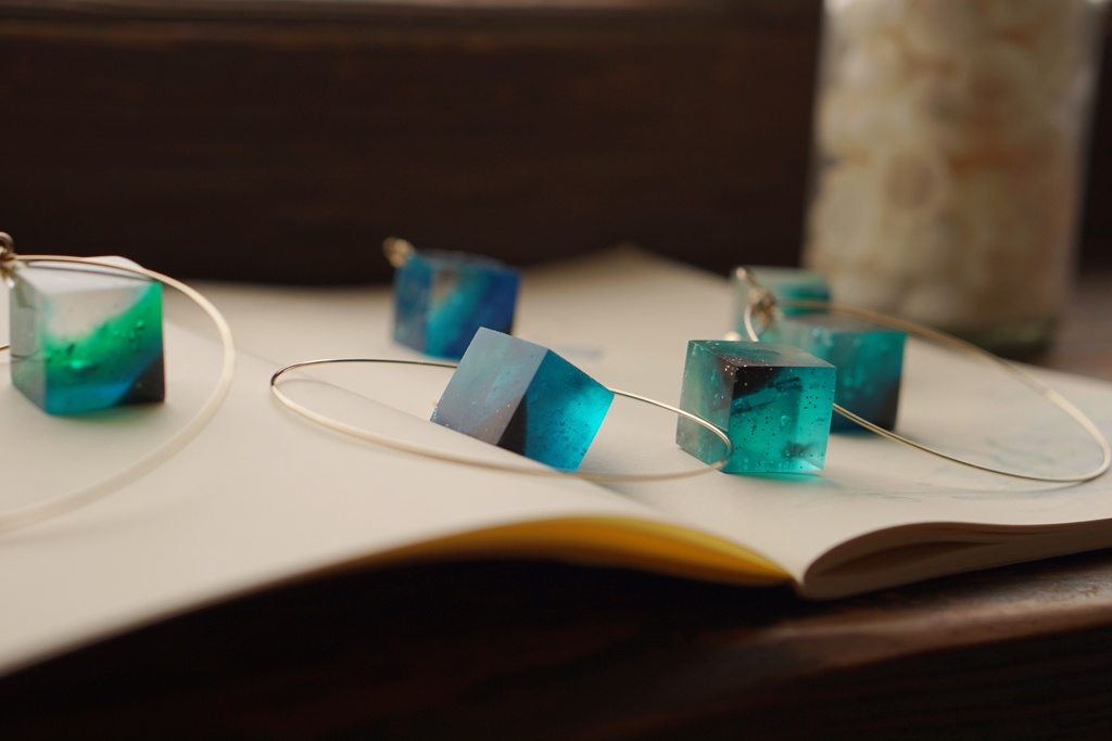 深海のカケラピアス