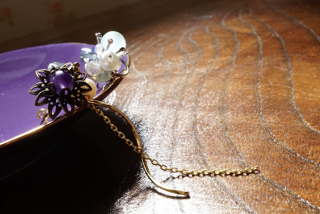 教祖教師モチーフピアス