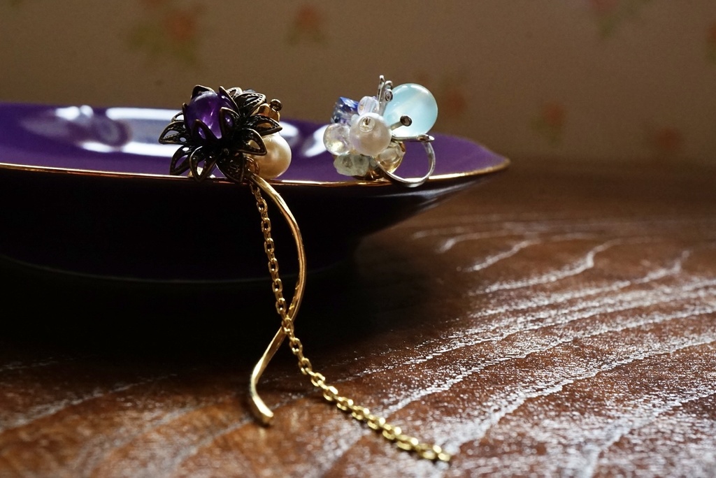 教祖教師モチーフピアス