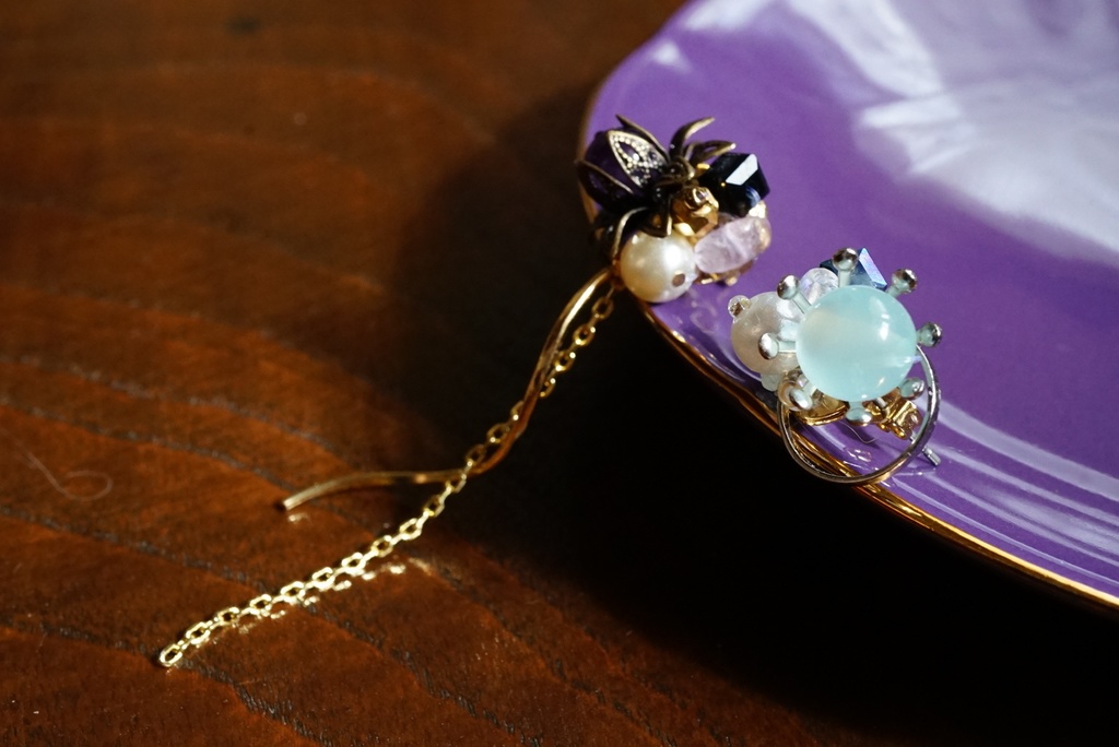 教祖教師モチーフピアス