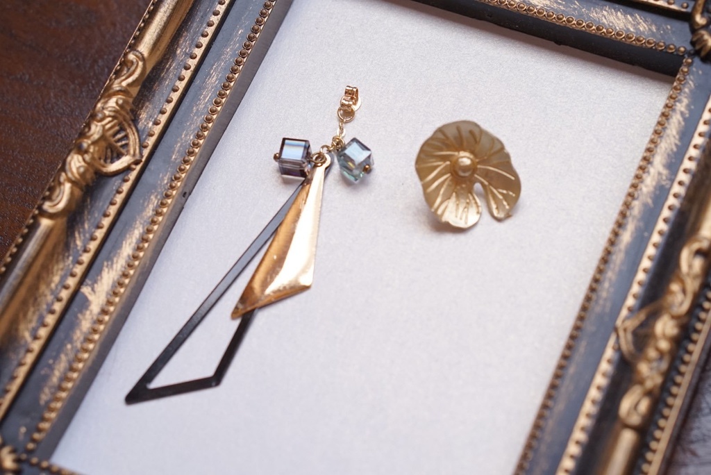 夏五ピアス(再販分は蓮の葉がマットではないクリアゴールドになります)