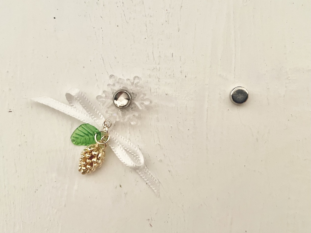 ぬいちゃん用雪のピアス(片耳)