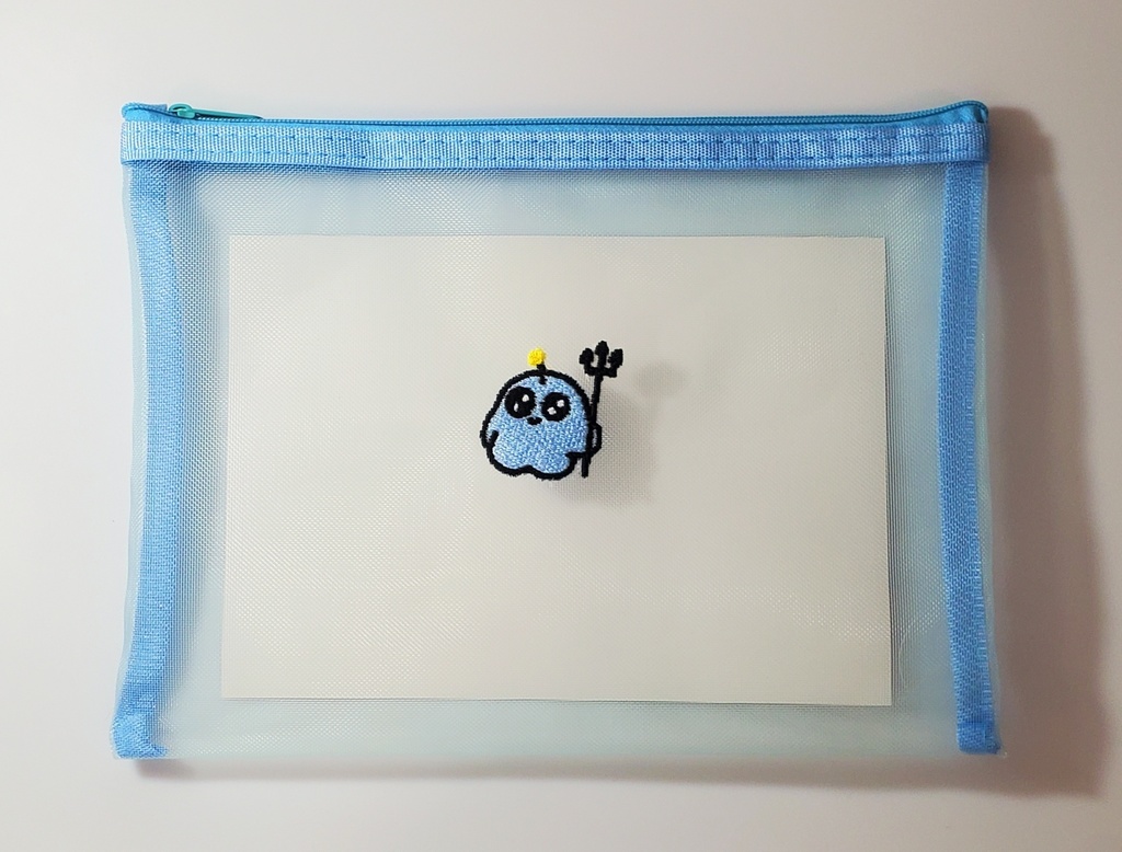 pipi 刺繍ポーチ