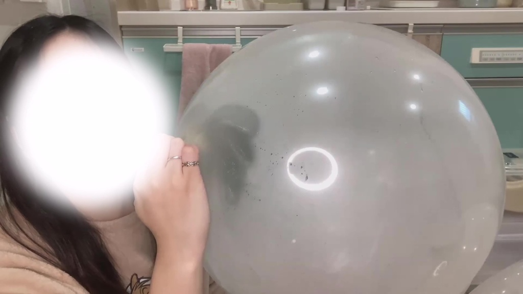 #46 超ウェット!!まりなさんの24インチ風船膨らまし3個